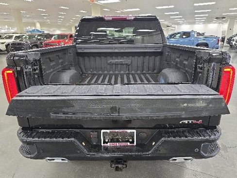 Used 2023 GMC Sierra 1500 AT4 AWD/4WD image 9