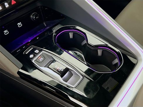 New 2025 Audi Q5 Prestige image 16