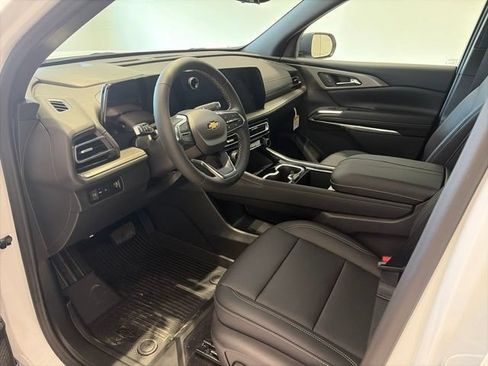 New 2027 Chevrolet Traverse LT w/ Driver Confidence Package FWD image 8