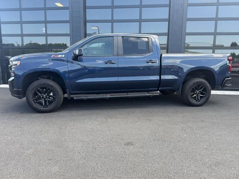 Used 2021 Chevrolet Silverado 1500 LT Trail Boss w/ Convenience Package II AWD/4WD image 2
