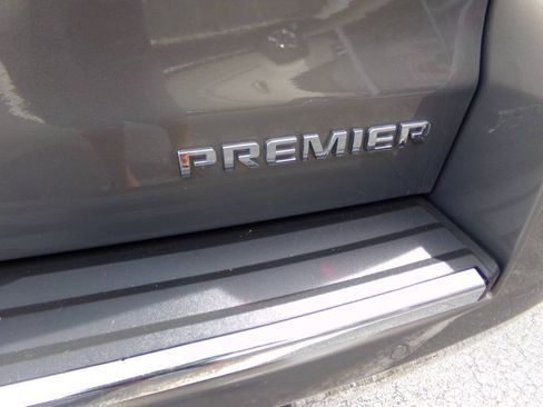 Used 2019 Chevrolet Suburban Premier w/ Premier Plus Edition AWD/4WD image 52