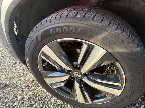 Used 2021 Nissan Rogue SL image 11