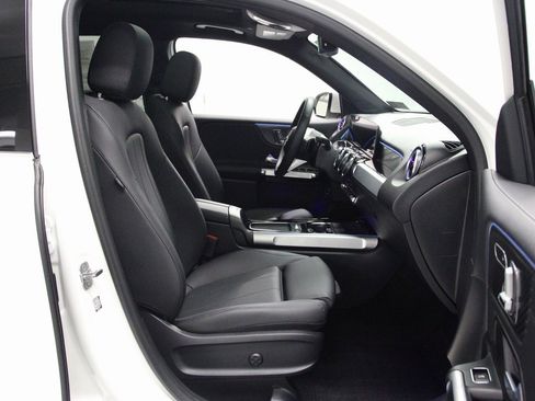 Certified 2025 Mercedes-Benz GLB 250 4MATIC image 21