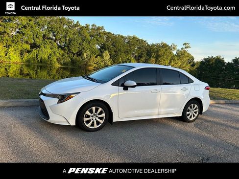 Certified 2025 Toyota Corolla LE FWD image 1