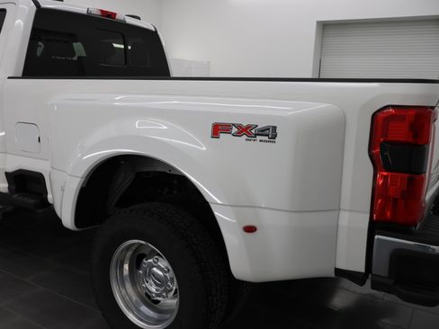 Used 2023 Ford F350 Lariat w/ FX4 Off-Road Package image 34