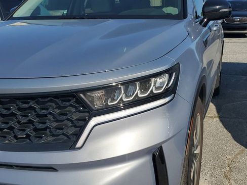 Used 2023 Kia Sorento S FWD image 4
