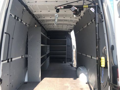 Used 2018 Mercedes-Benz Sprinter 2500 image 19