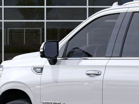 New 2024 GMC Yukon XL Denali w/ Advanced Technology Package image 12