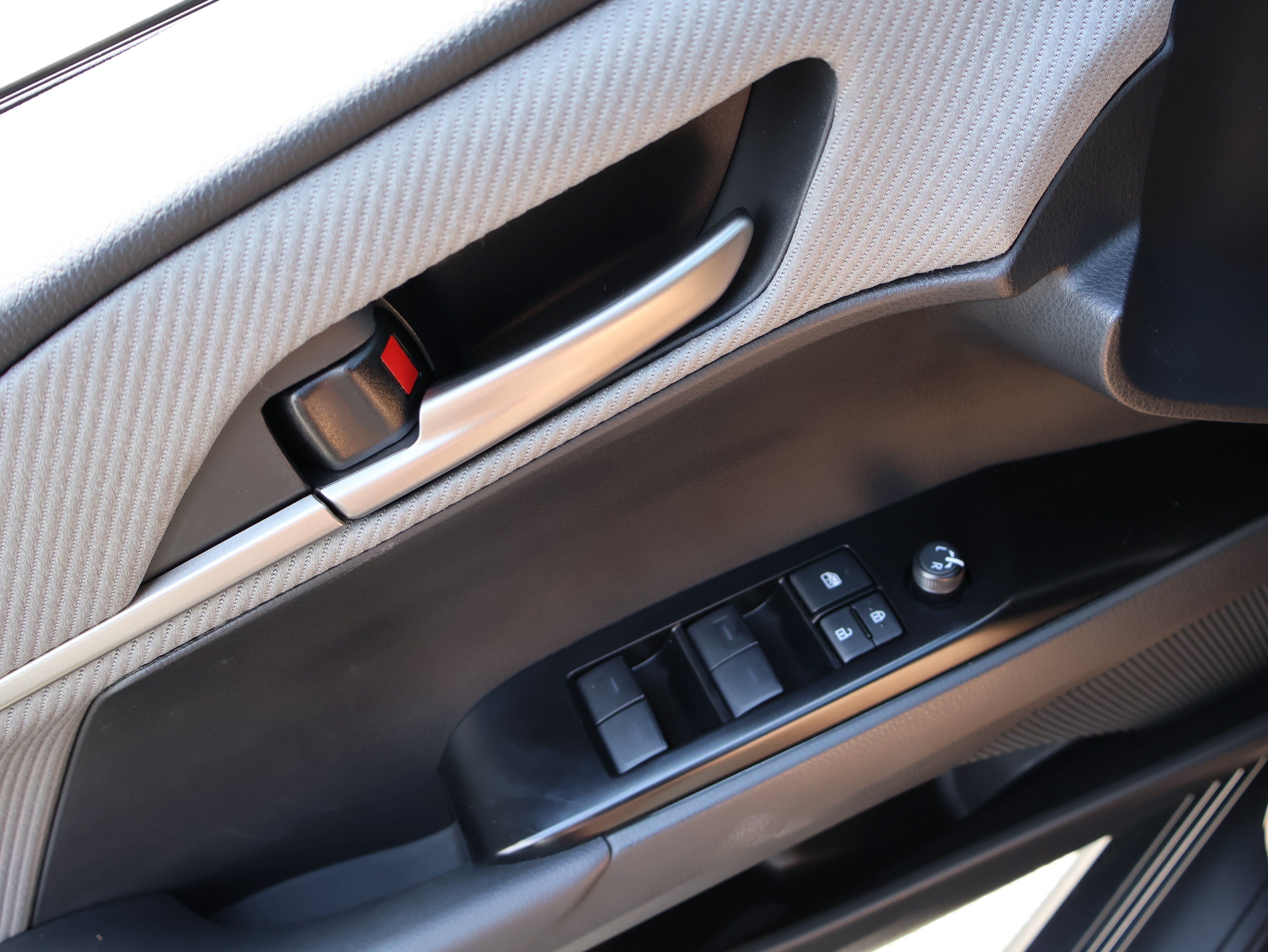 Used 2025 Toyota Camry SE FWD image 34