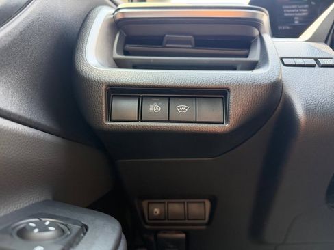 Used 2025 Toyota Prius LE FWD image 19