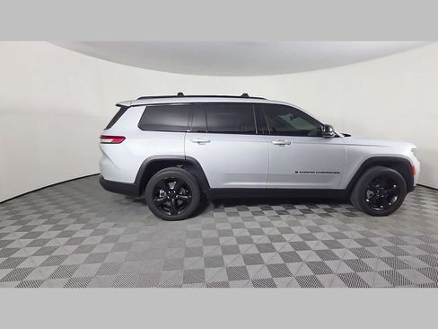 Used 2024 Jeep Grand Cherokee L Laredo AWD/4WD image 37
