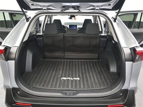 Used 2023 Toyota RAV4 LE image 13