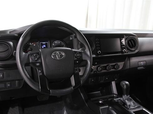 Used 2022 Toyota Tacoma SR image 6