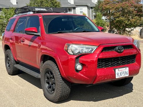 Used 2018 Toyota 4Runner 4WD image 3