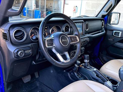 Used 2019 Jeep Wrangler Unlimited Sahara w/ Dual Top Group image 18