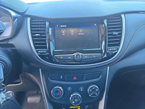 Used 2020 Chevrolet Trax LS image 24