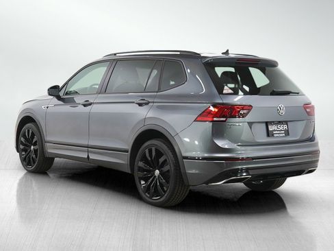 Used 2020 Volkswagen Tiguan SE R-Line image 3