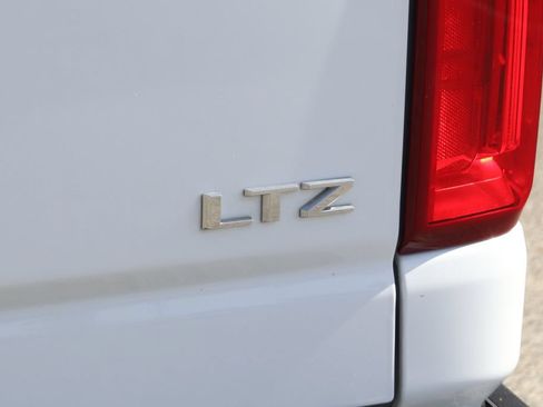 Used 2024 Chevrolet Silverado 2500 LTZ w/ LTZ Convenience Package AWD/4WD image 52