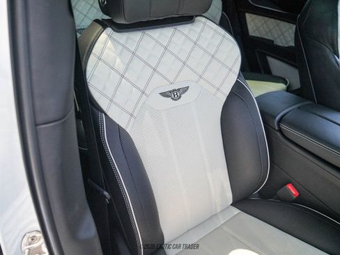 Used 2021 Bentley Bentayga AWD/4WD image 65