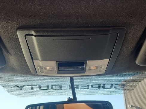 Used 2016 Ford F250 Platinum w/ FX4 Off-Road Package image 20