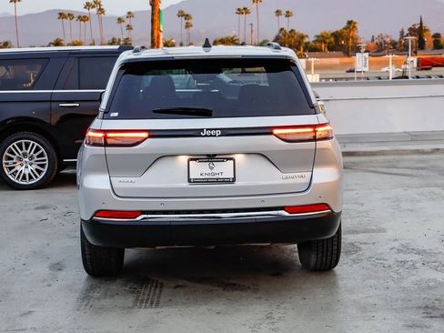 Certified 2024 Jeep Grand Cherokee Limited image 8