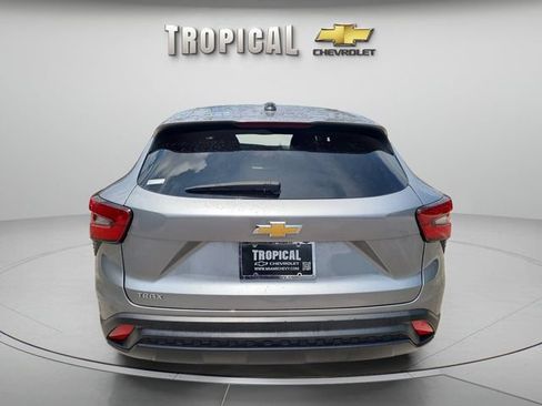 Used 2024 Chevrolet Trax LS FWD image 4