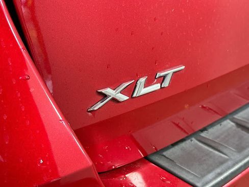 Certified 2022 Ford Explorer XLT w/ Equipment Group 202A image 7