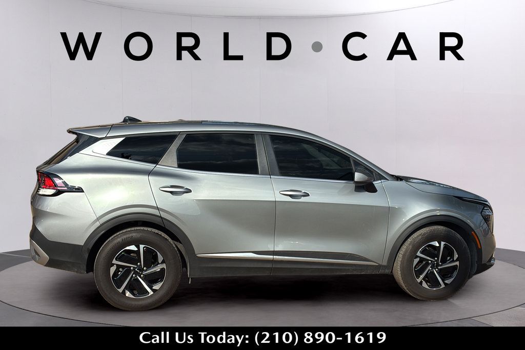 Used 2025 Kia Sportage LX FWD image 15