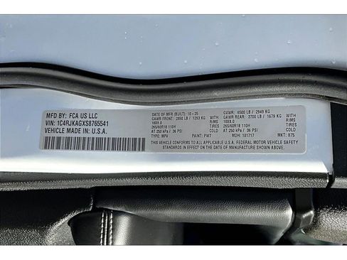 New 2025 Jeep Grand Cherokee L Laredo image 14