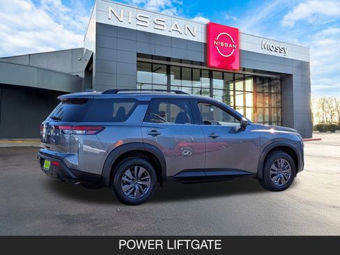 New 2025 Nissan Pathfinder SV image 6