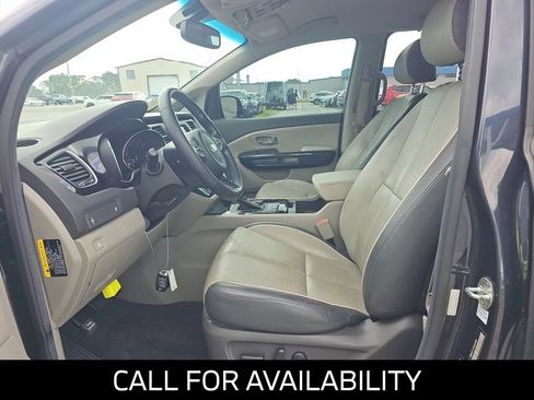Used 2017 Kia Sedona EX FWD image 5