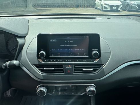 Used 2024 Nissan Altima 2.5 S image 31