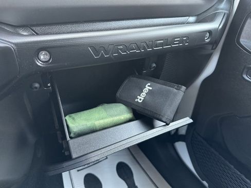 Certified 2022 Jeep Wrangler Unlimited Sport image 42