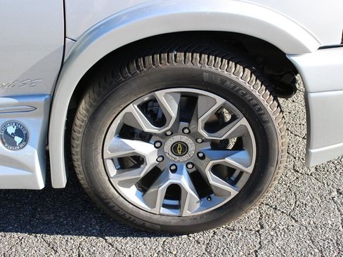 New 2025 Chevrolet Express 2500 RWD 2500 155 w/ Driver Convenience Package image 45