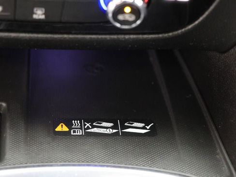 Used 2022 Buick Enclave Essence w/ Experience Buick Package image 27