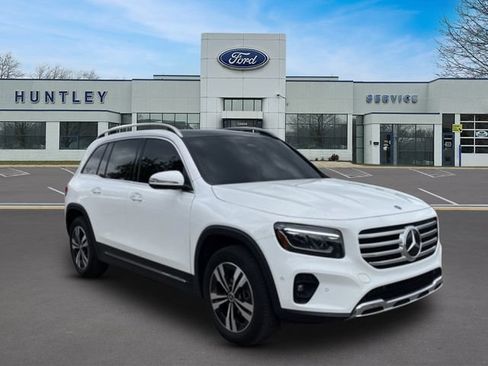 Used 2025 Mercedes-Benz GLB 250 4MATIC image 3