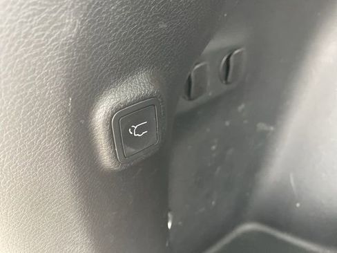 Used 2020 Jeep Cherokee Limited w/ Technology Group image 6