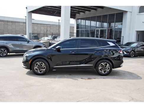 Certified 2025 Kia Sportage LX FWD image 4