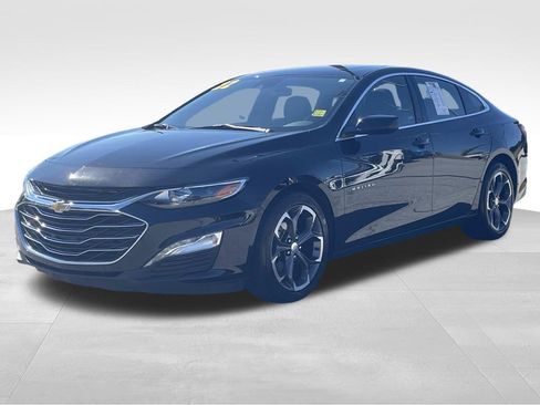 Used 2022 Chevrolet Malibu LT w/ Leather Package image 8