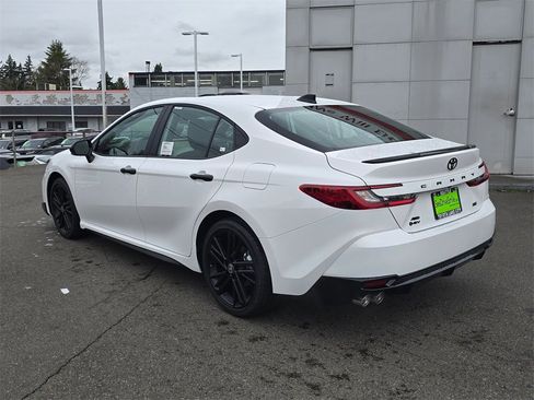 New 2026 Toyota Camry Hybrid image 5
