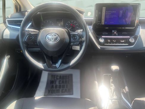 Used 2025 Toyota Corolla LE FWD image 23