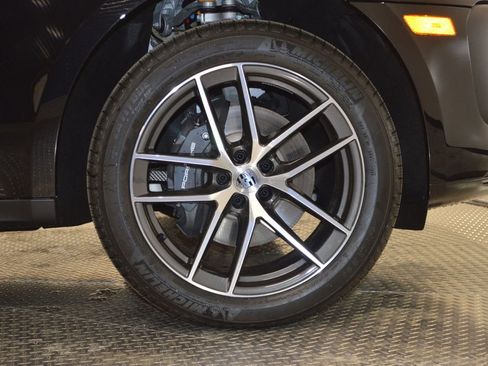 New 2026 Porsche Macan image 14