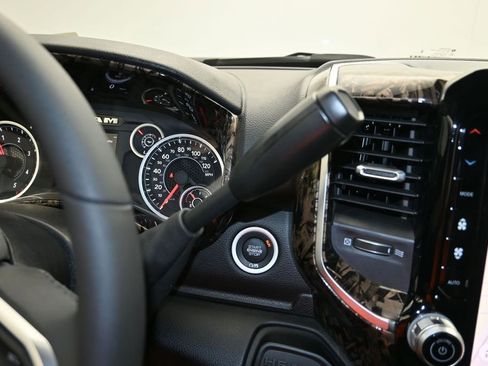 New 2026 RAM 2500 Big Horn AWD/4WD image 18