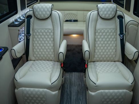 Used 2024 Mercedes-Benz Sprinter 3500 image 20