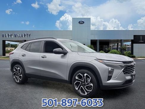 Used 2025 Chevrolet Trax RS w/ Sunroof Package FWD image 7