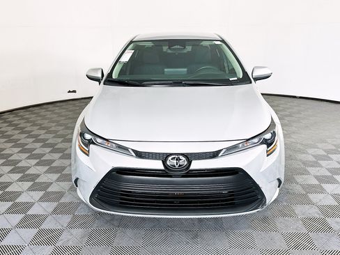 Used 2024 Toyota Corolla LE FWD image 8