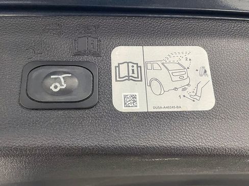 Used 2019 Ford Escape Titanium image 13