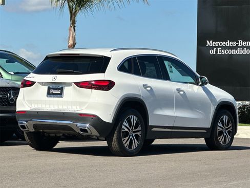 Certified 2025 Mercedes-Benz GLA 250 image 3
