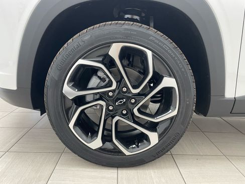 New 2026 Chevrolet Trax RS w/ Sunroof Package FWD image 8