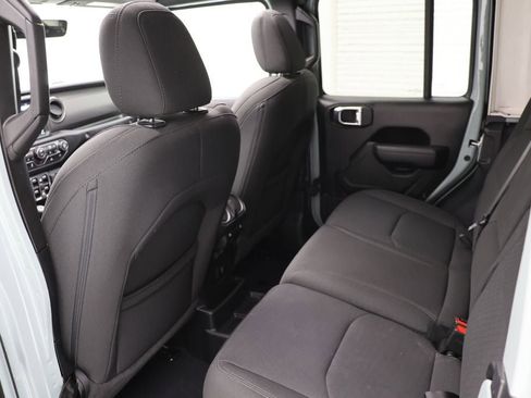 Used 2023 Jeep Wrangler Unlimited w/ Sun & Screen Package image 11